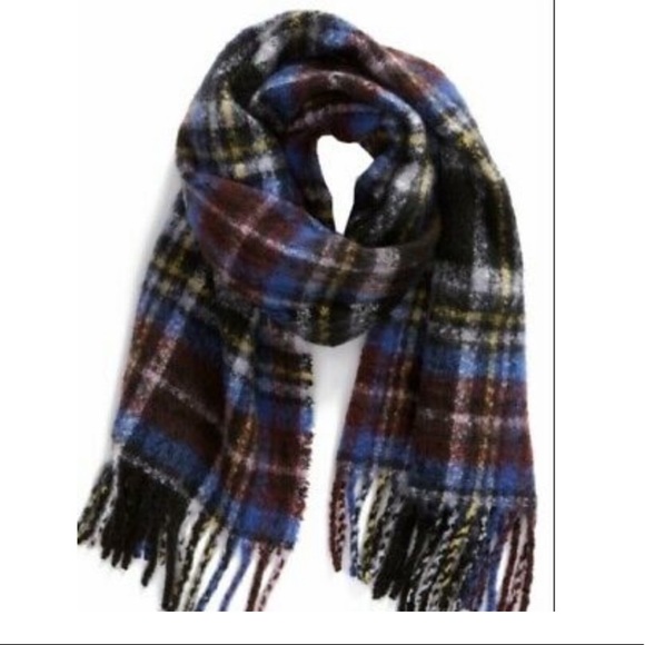 Multicolored Boucle Large Scarf - Picture 2 of 4